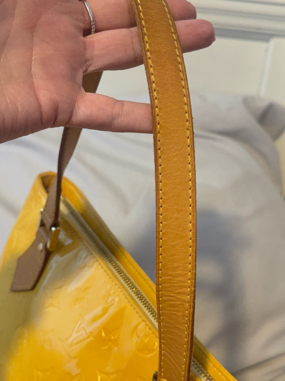 Louis Vuitton Vernis Yellow Patent Leather Tote Bag Rare Vintage Y2K - Picture 12 of 16